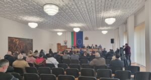 Среща на инвеститори, граждани и общински съветници относно изграждането на ветроенергиен парк се провежда в Шабла