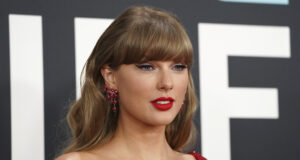 Тейлър Суифт за пети път е обявена за изпълнител на годината