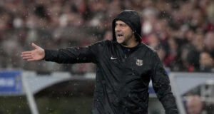 Треньорът на Барселона Ханзи Флик: "Винаги ще защитавам системата за видеоарбитраж-ВАР"