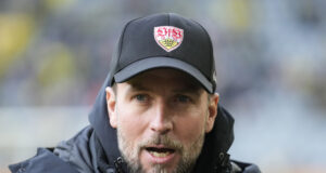 Треньорът на Щутгарт Себастиан Хьонес иска отбора му да играе със страст и кураж срещу Байерн Мюнхен