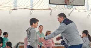 Третокласници от Габрово участваха в тренировка за лична и полицейска самозащита