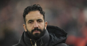 Трима футболисти се завръщат в групата на Манчестър Юнайтед за двубоя с Евертън