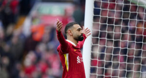 Трофеите могат да помогнат на Салах да спечели "Златната топка", вярва мениджърът на Ливърпул Арне Слот