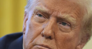 Тръмп е прекратил защитата срещу депортиране на стотици хиляди венецуелци в САЩ, пише "Ню Йорк таймс"