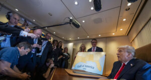 Тръмп заяви, че ще обяви мита от 25% за стомана и алуминий днес и потвърди, че иска САЩ да купят Газа