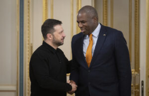 Украинският президент Зеленски се срещна с британския външен министър