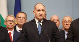 Употребата на наркотици от младите не просто застрашава тяхното бъдеще, това е въпрос, застрашаващ бъдещето ни като нация, каза Румен Радев