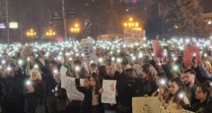 Хиляди протестираха в Скопие с искане за справедливо наказание за пиян и дрогиран 20-годишен младеж, прегазил момиче на пешеходна пътека