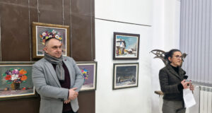 Художникът Орхан Исмаил посвети най-новата си изложба в библиотеката в Разград на своя баща