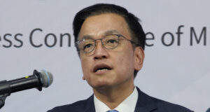 Южна Корея и САЩ обсъдиха митата, инвестициите и валутната политика, съобщи южнокорейското финансово министерство