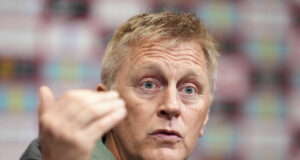 След мача Република Ирландия - България в Лигата на нациите
                                                                                                "Българите ни вкараха точно когато имахме контрол, голът беше малък шамар за нас", съжалява Хеймир Халгримсон