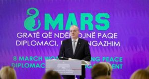 АТА: Жените съставляват около 60 на сто от албанския дипломатически персонал, каза албанският външен министър