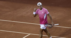 Аржентинецът Себастиан Баес продължава защитата на титлата си на турнира по тенис в Сантиаго