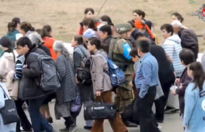 Етнически арменци, бягащи от боевете в Нагорни Карабах,
