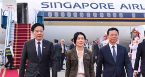 ВНА: Сингапурският премиер пристигна на официално посещение във Виетнам