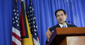 Венецуела ще има "много лош ден", ако атакува Гвиана или обекти на компанията "Ексон", заяви американският държавен секретар