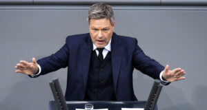 Вицеканцлерът на Германия Хабек призова за бързо отпускане на военна помощ от 3 милиарда евро на Украйна