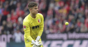 Вратарят на Аугсбург Фин Дамен изрази готовност да играе за националния тим на Англия