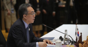 Външните министри на Украйна и Южна Корея обсъдиха по телефона въпроса за севернокорейските военнопленници