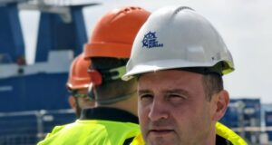 Газовите компресори в хранилище "Чирен" вече са поставени, съобщи министърът на енергетиката