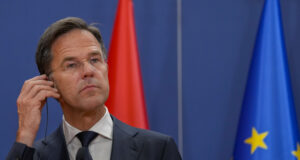 Генералният секретар на НАТО разговаря със сръбския президент и подчерта важността на сътрудничеството за стабилността на Западните Балкани