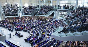 Германската консерваторка Юлия Кльокнер беше избрана за председател на Бундестага