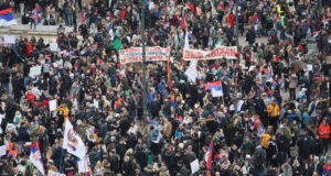 Десетки хиляди блокираха най-големия град в Източна и Южна Сърбия заради трагедията в Нови Сад