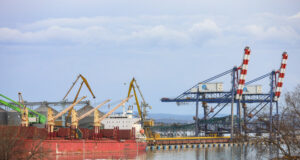 Енергийният министър Жечо Станков ще посети бургаското пристанище, където се съхраняват тръби за разширението на газопреносната мрежа у нас