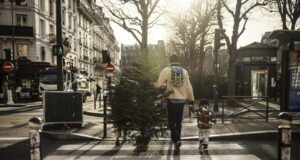 Жителите на Париж гласуват на референдум дали 500 улици да станат пешеходна зона