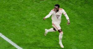 Защитникът на Байерн Мюнхен Алфонсо Дейвис претърпя успешна операция на кръстни връзки