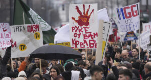 Използвано ли е звуково оръжие срещу протестиращите в Белград (ВИДЕО)