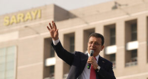 Кметът на Истанбул Екрем Имамоглу определи отмяната на дипломата му като незаконна, опозиционни лидери осъдиха решението