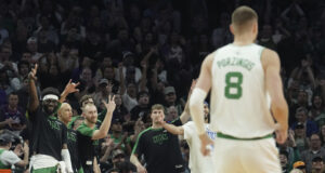 Кристапс Порзингис отбеляза 30 точки за победа на Бостън срещу Финикс в НБА