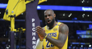 ЛеБрон Джеймс няма да играе седмица или две заради контузия в слабините