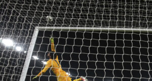 Ливърпул трябва да играе далеч по-добре в реванша с Пари Сен Жермен, категоричен е вратарят Алисон Бекер