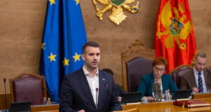 МИНА: Нови заеми само за изплащане на стари дългове и финансиране на капиталови инвестиции, каза премиерът на Черна гора Милойко Спаич