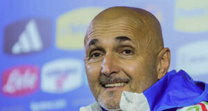 Мениджърът на Италия Лучано Спалети ще изчака преди да извика нов футболист за сблъсъка с Германия от Лигата на нациите