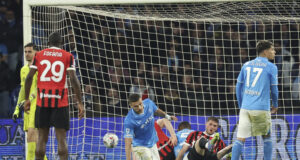 Наполи ликува в домакинството си на Милан