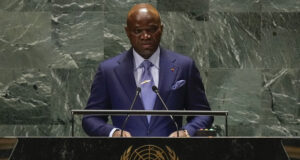 ОБЗОР
                                                                                                Лидерът на хунтата в Габон официално се кандидатира за президент за изборите на 12 април