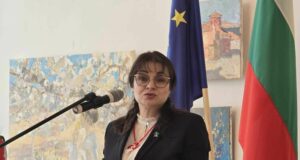 Отбелязване на националния празник на България  Трети март в Генералното консулство в град Одеса
                                                                                                Росица Кирова: Щастлива съм втора поредна година да преживея тези светли празници с вас – пазителите на българския дух и традиции в Украйна