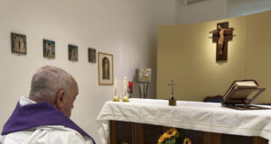 Папа Франциск планира да се появи утре публично за първи път от пет седмици