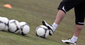 Повече от 1000 футболисти в Колумбия са готови на стачка, след като не успяха да постигнат споразумение с футболната федерация на страната