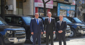 Посланикът на Великобритания в България Натаниъл Kопси връчи дарение на Главната дирекция „Гранична полиция“