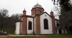 Постът е благоприятно време за спечелване на духовни добродетели, смятат протойерей Дилян Цветков и председателят на ВМС Ведат Ахмед