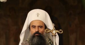 Православните християни в България се молят от цялото си сърце за упокоение на душите на починалите, е казал патриарх Даниил на архиепископа на Северна Македония Стефан