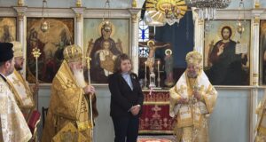 Председателят на Народното събрание Наталия Киселова поздрави в Казанлък Старозагорския митрополит Киприан по повод неговия рожден ден
