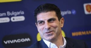 Президентът на БФС Георги Иванов награди заслужили футболни дейци от Варна и региона