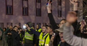 Протестиращи блокираха входовете на обществената радиотелевизионна компания на Сърбия