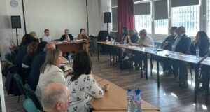 Професиите на бъдещето изискват широка основа от базови знания, каза министър Красимир Вълчев на среща в НПМГ "Акад. Любомир Чакалов"