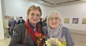 Процесът на работа хармонира с чувствата ми, каза художничката Наталия Велева, която откри изложба в Плевен
